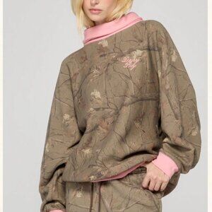 Dairy Boy Diana Rollneck